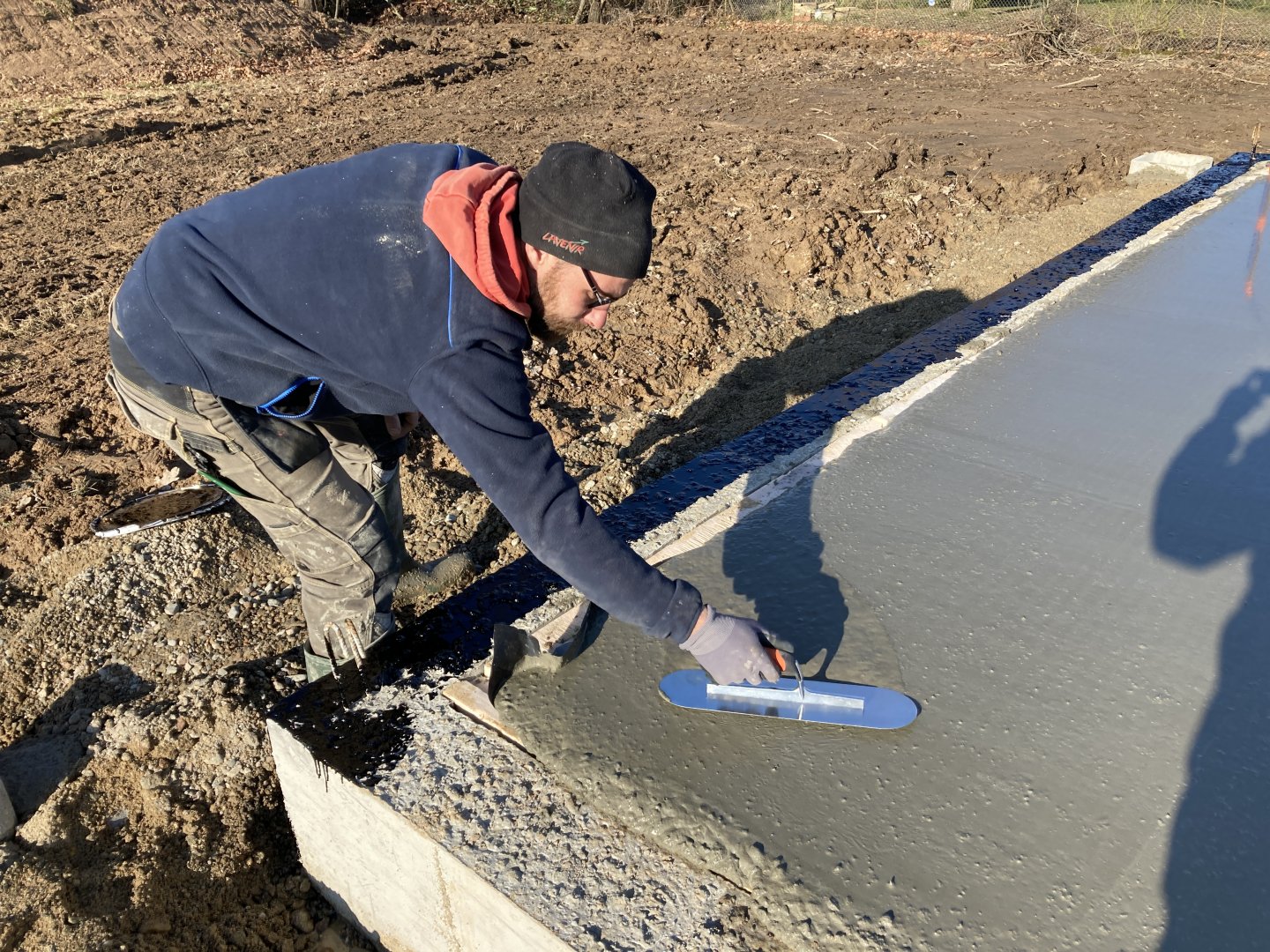 Gletieră inox rotunjită, pentru netezire beton, mâner bimaterial 03