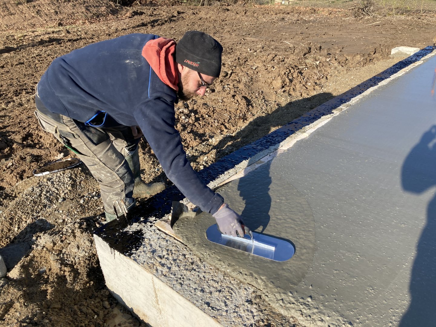 Gletieră inox rotunjită, pentru netezire beton, mâner bimateril 04