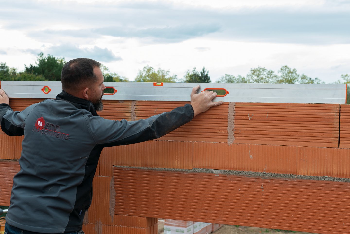Dreptar din aluminiu cu 2 mânere și 2 fiole 03